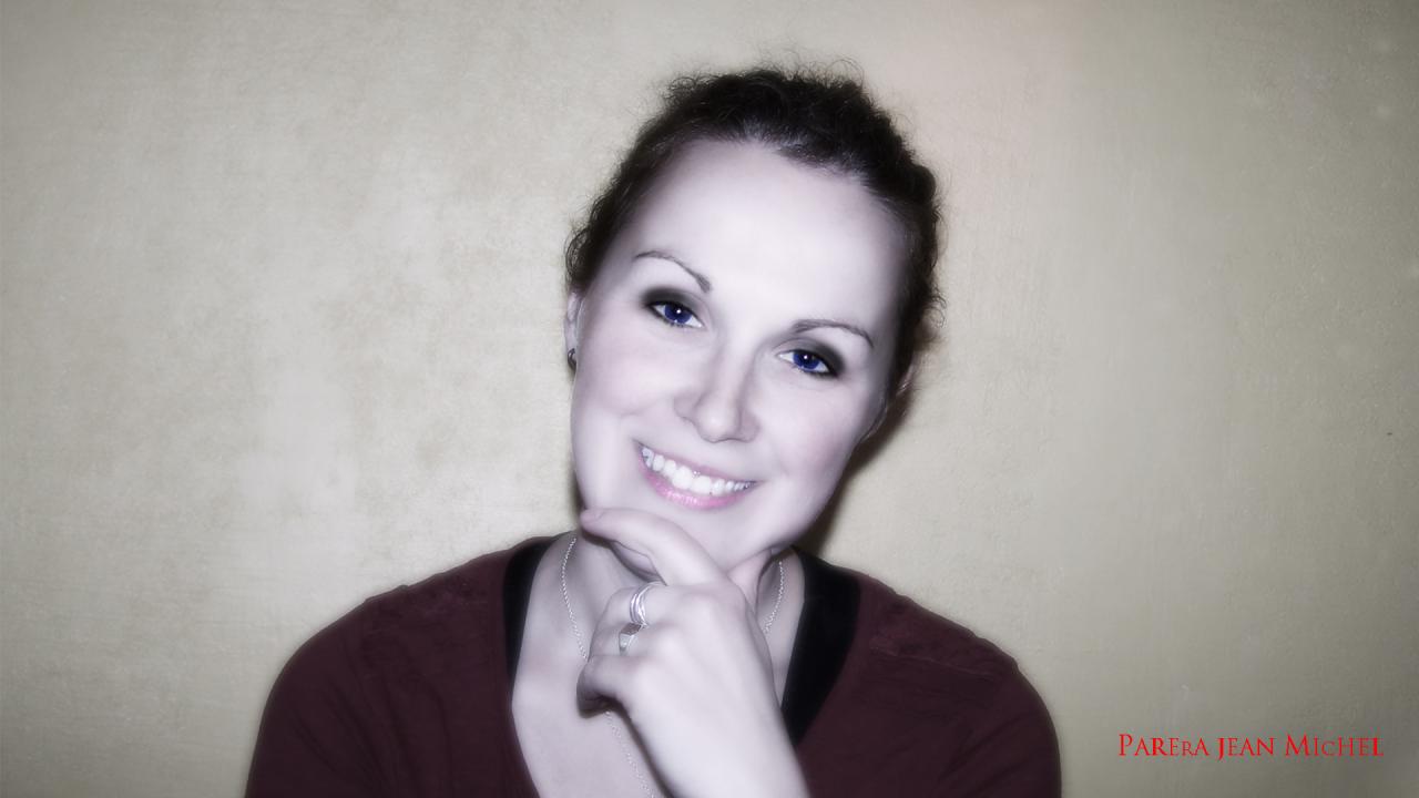 Anne So Juste Sourire